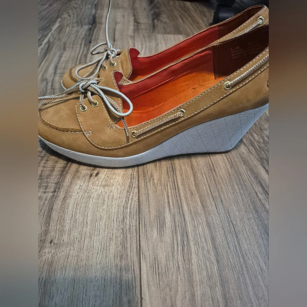 Timberland Tan Boat Shoes with Classic Moccasin Stitching